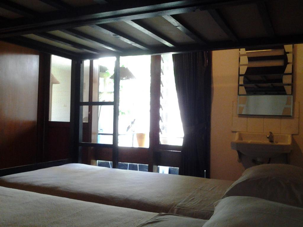 Krowi Inn Surabaya Eksteriør bilde