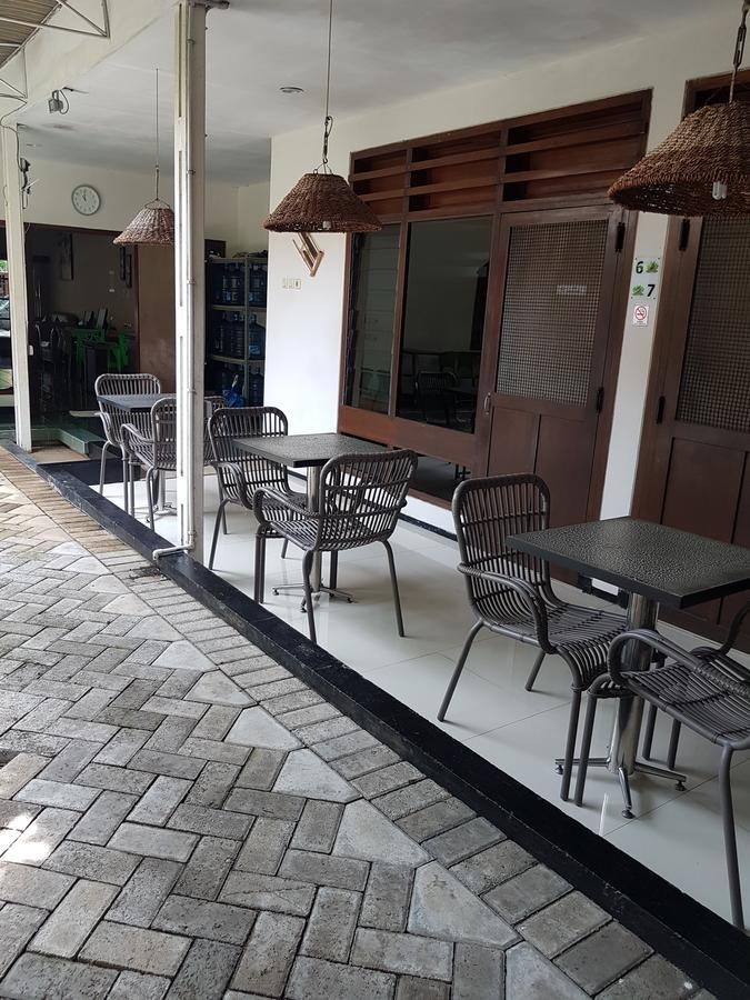 Krowi Inn Surabaya Eksteriør bilde