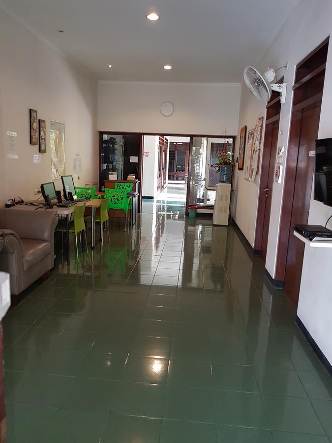 Krowi Inn Surabaya Eksteriør bilde