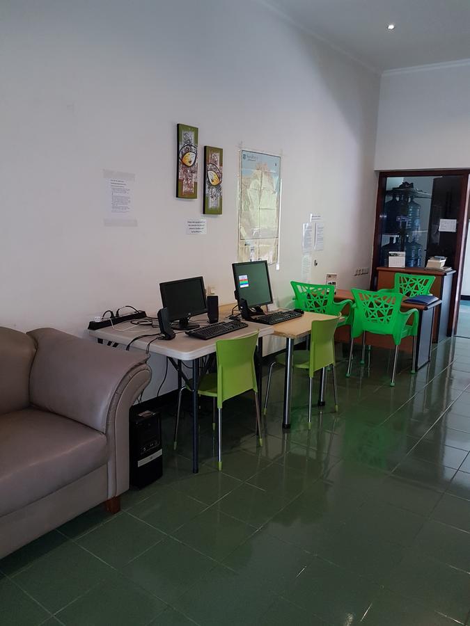 Krowi Inn Surabaya Eksteriør bilde