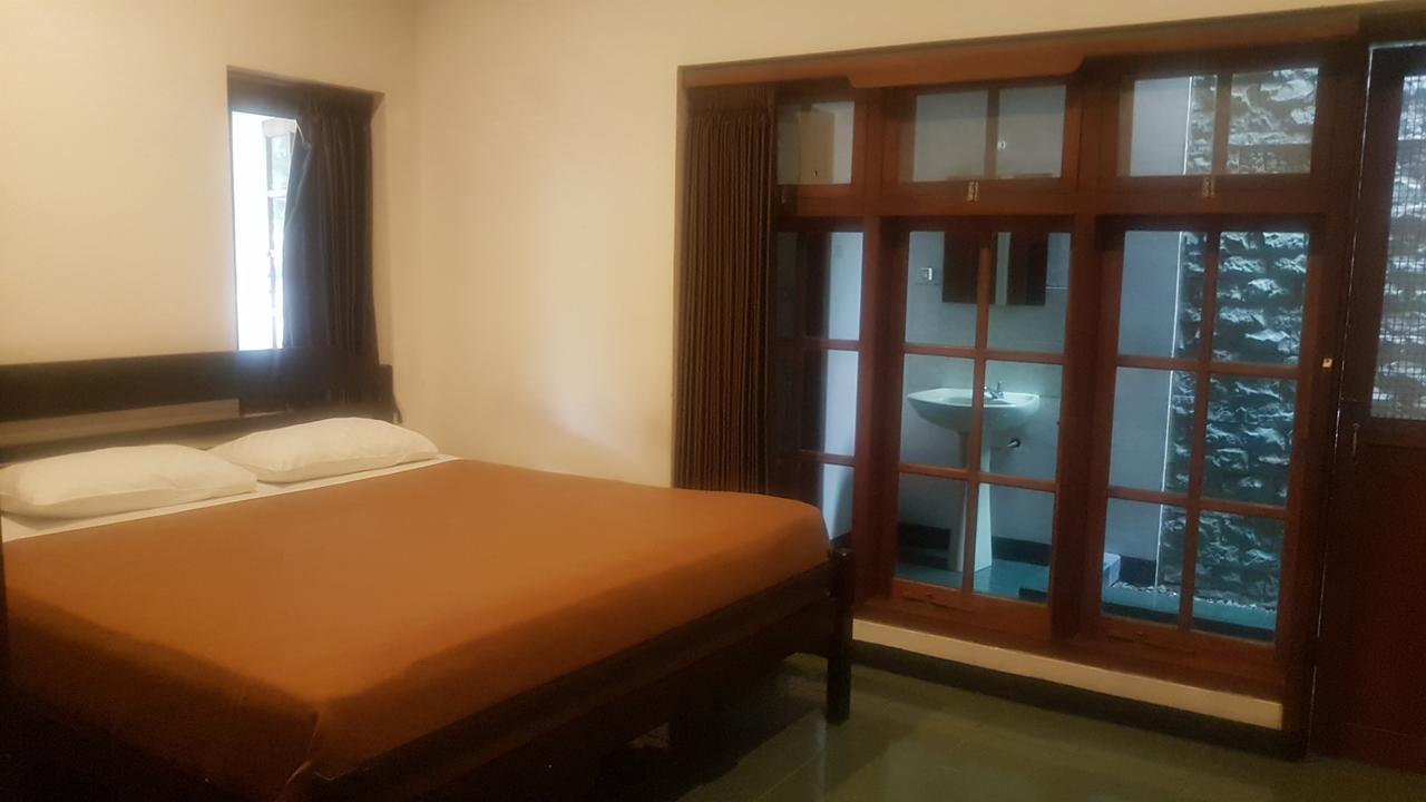 Krowi Inn Surabaya Eksteriør bilde